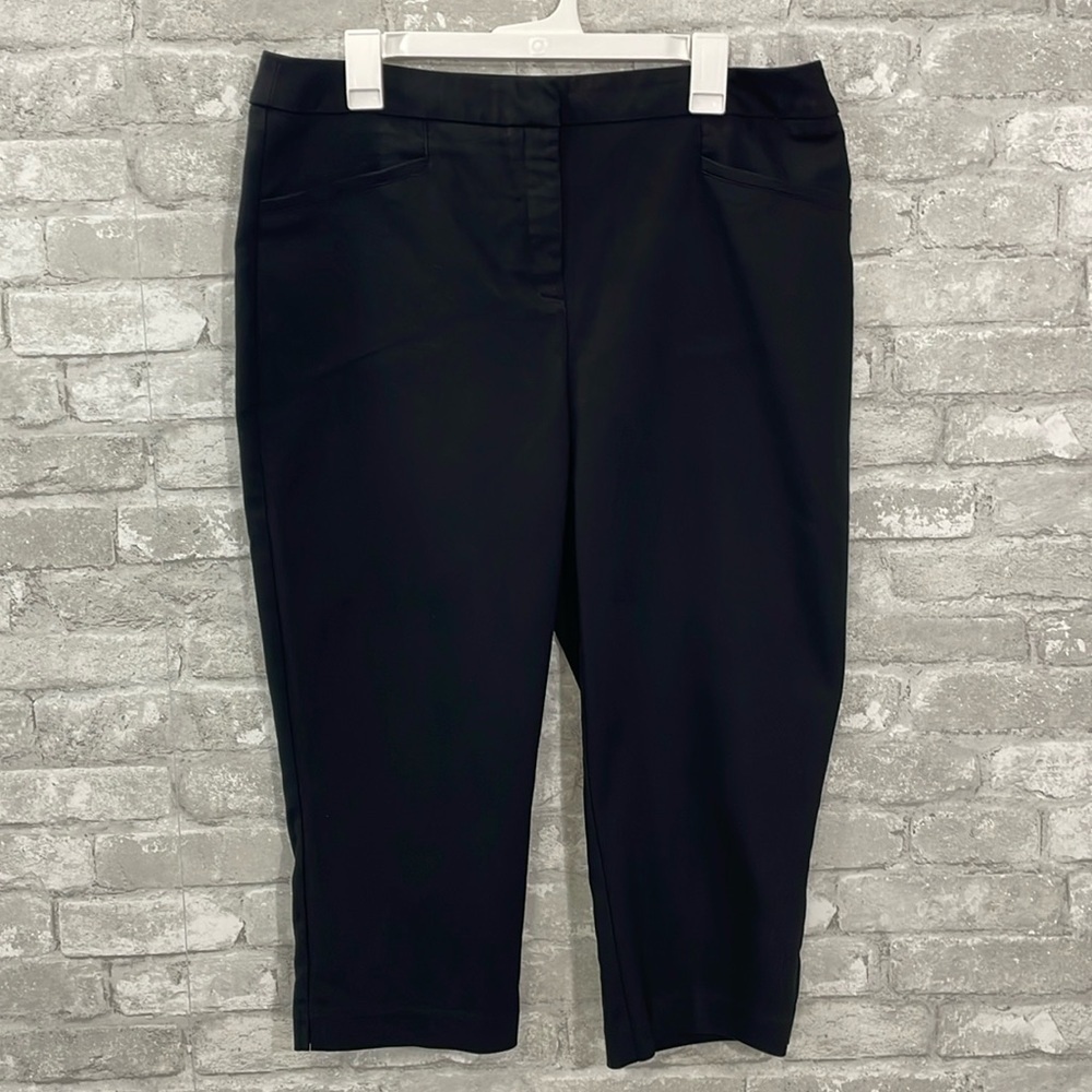 Chico’s Black Fabulous Slimming Cropped Pants